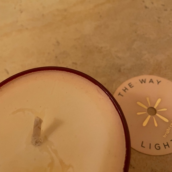 4oz.  pomegranate and champagne scented candle made by young moms in Chicago!!! - Picture 4 of 11